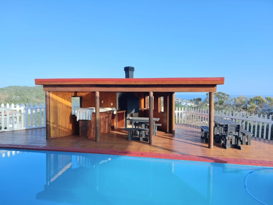 6 Bedroom Property for Sale in Cola Beach Western Cape
